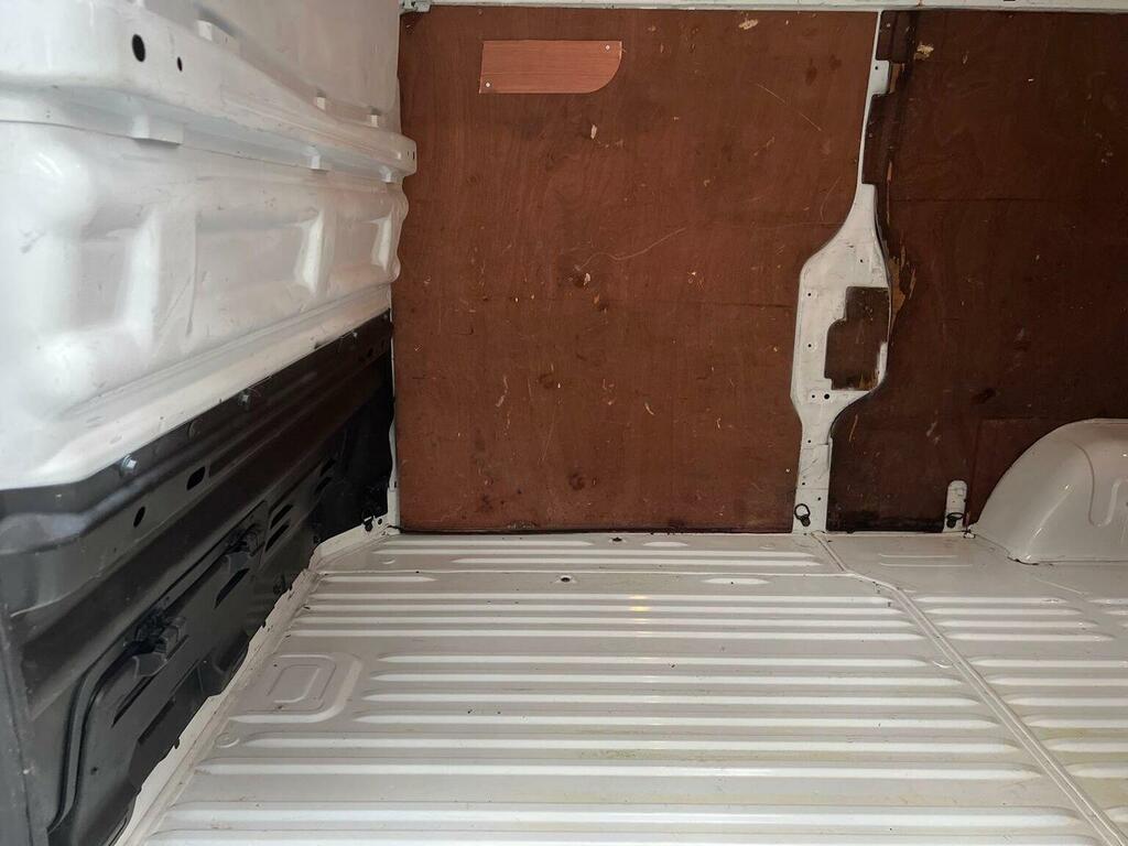 Vauxhall Vivaro Cdti 2900 Panel Van White #16