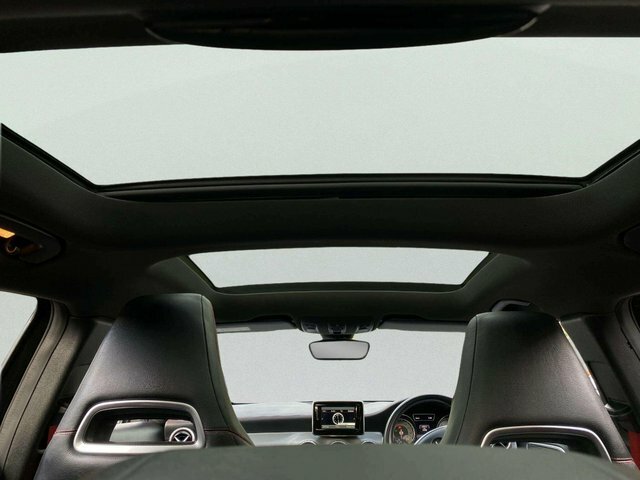 Mercedes-Benz GLA Class 2015 2.1 Gla200d Amg Line Premium Plus 7G-dct Eu Black #3