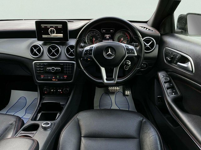 Mercedes-Benz GLA Class 2015 2.1 Gla200d Amg Line Premium Plus 7G-dct Eu Black #4