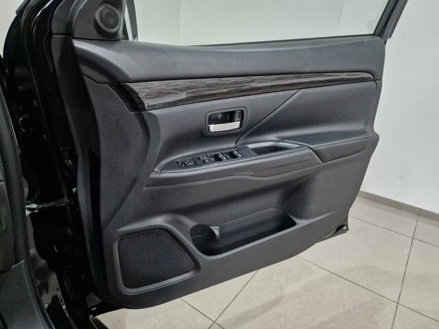 Mitsubishi Outlander Grey #62
