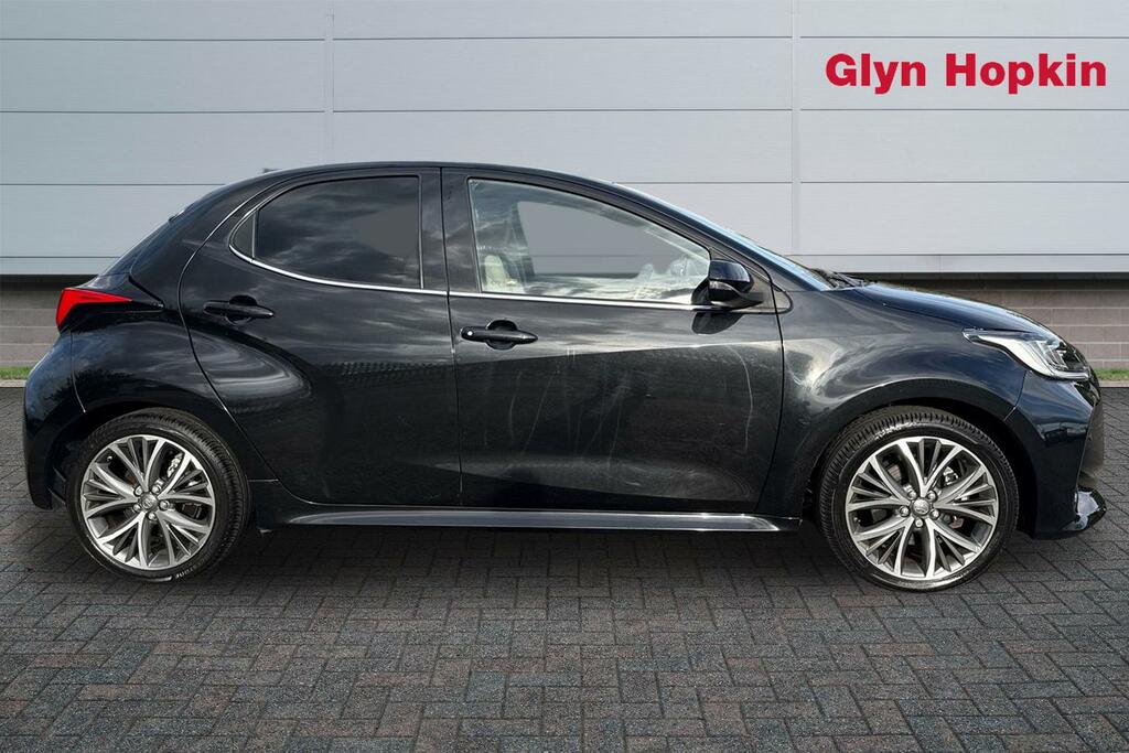 Toyota Yaris 1.5 Hybrid Excel Cvt Black #2