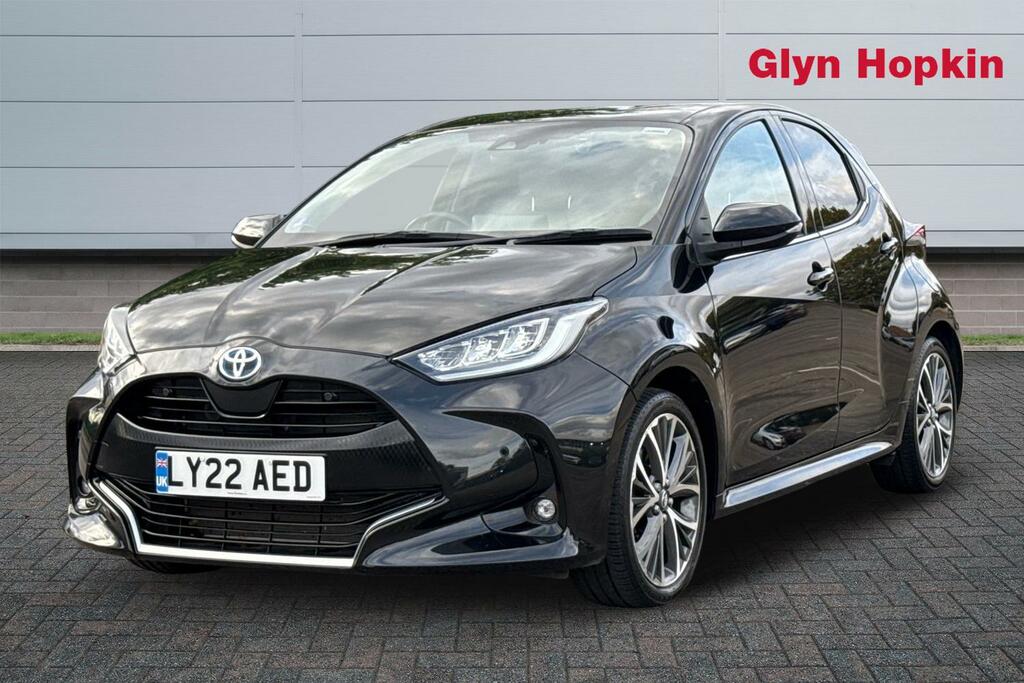 Toyota Yaris Dynamic White #7