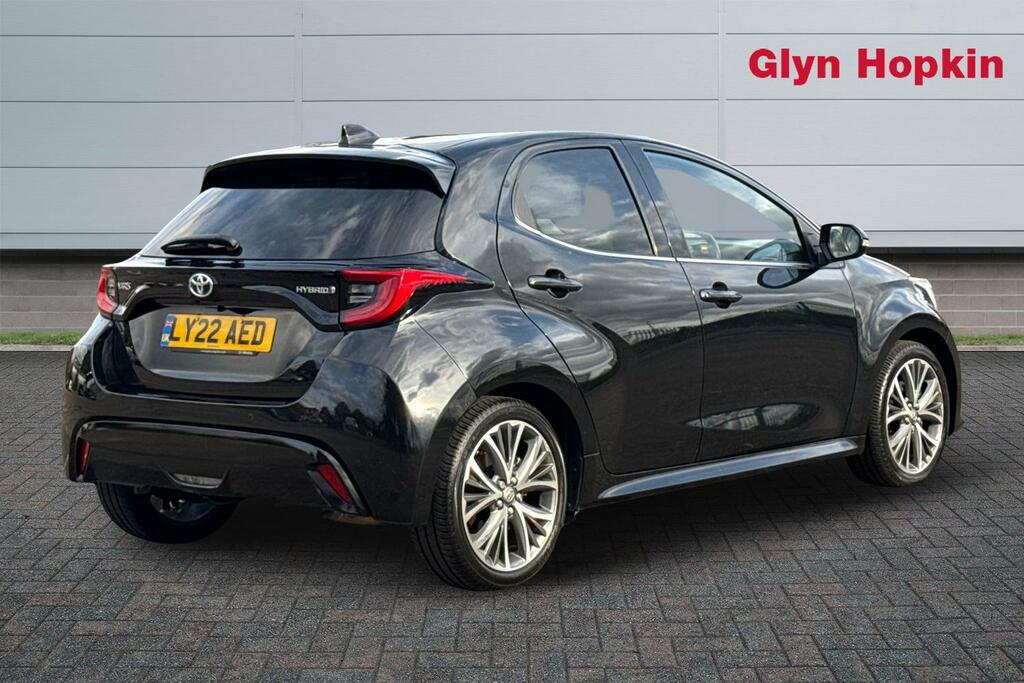Toyota Yaris 1.5 Hybrid Excel Cvt Black #3