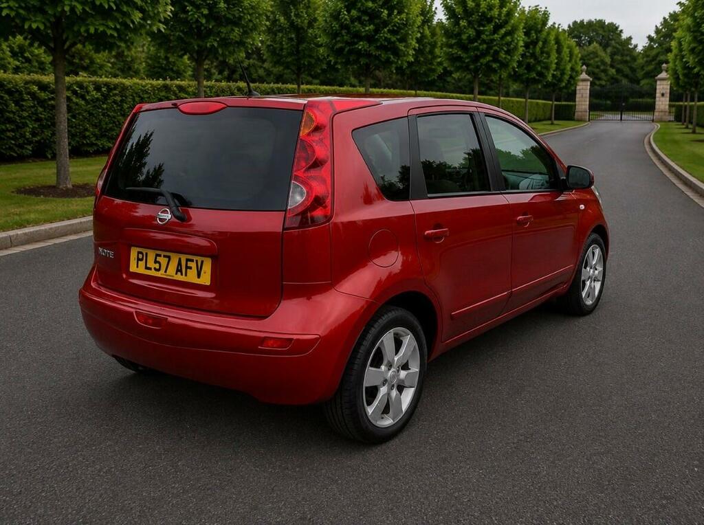 Nissan Note Tekna Red #2