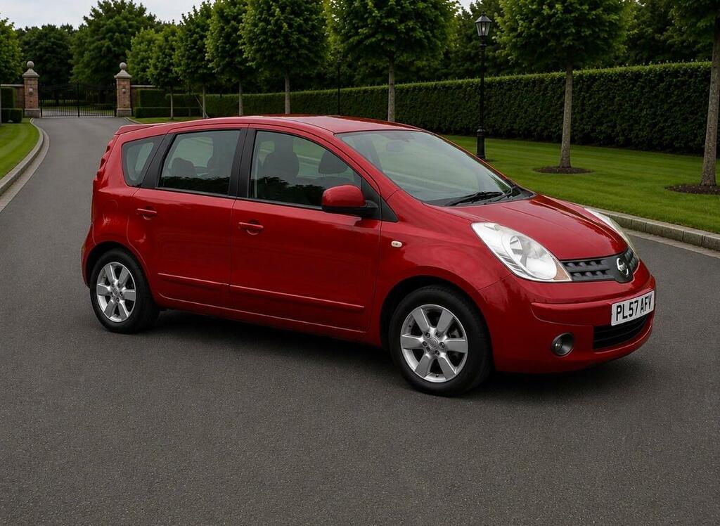 Nissan Note Tekna Red