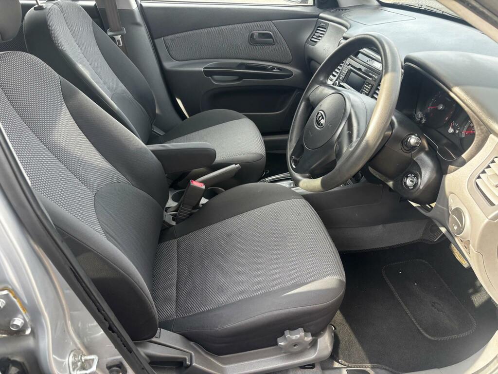Kia RIO 1.5 Crdi 2 Silver #8
