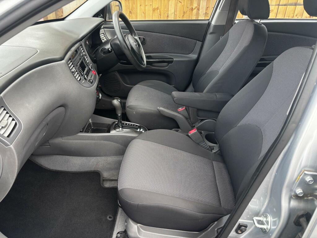 Kia RIO 1.5 Crdi 2 Silver #9