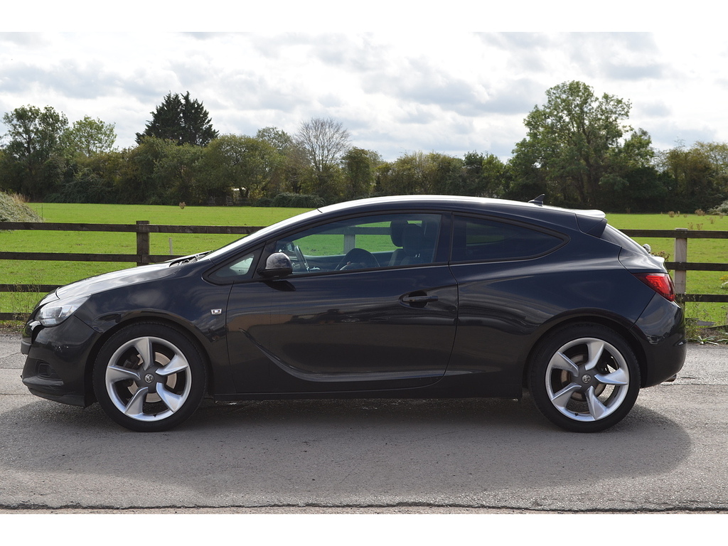 Vauxhall Astra GTC T Sport Black #5