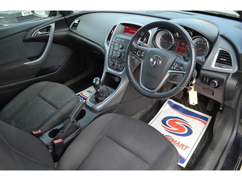 Vauxhall Astra GTC T Sport Black #2