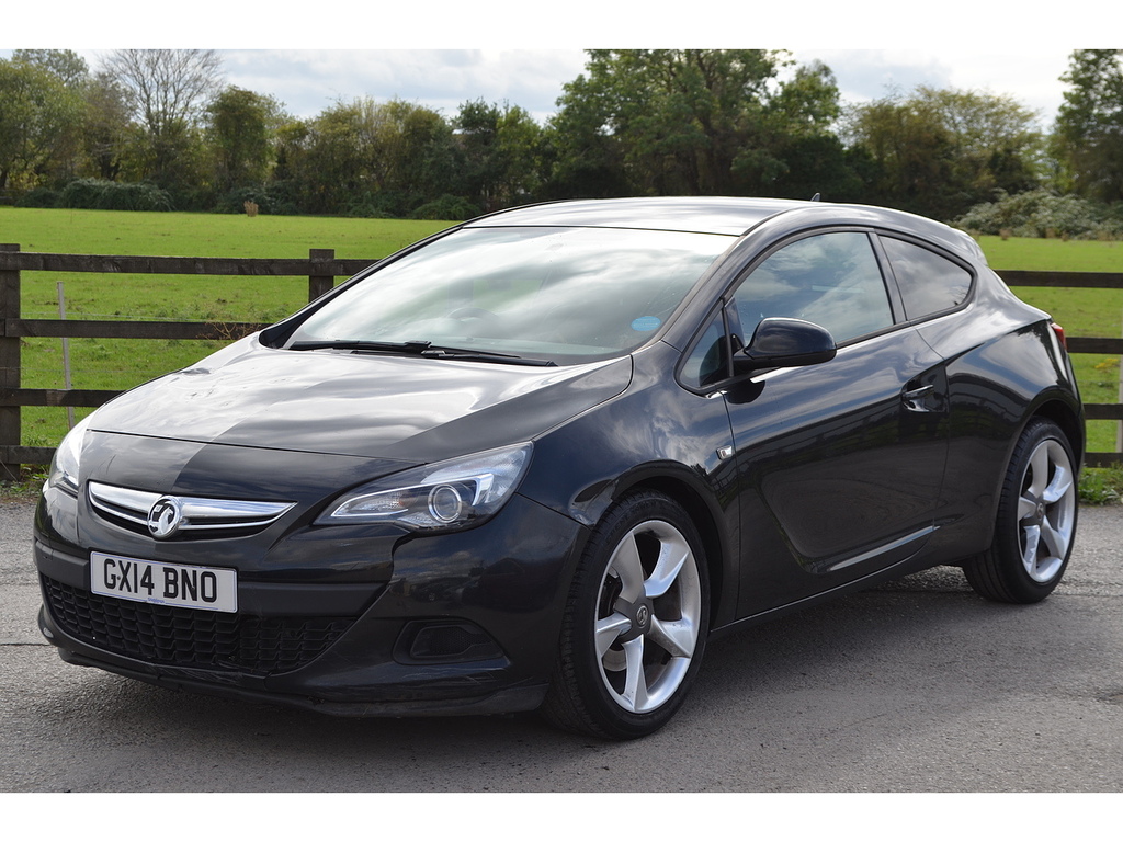 Vauxhall Astra GTC T Sport Black #4