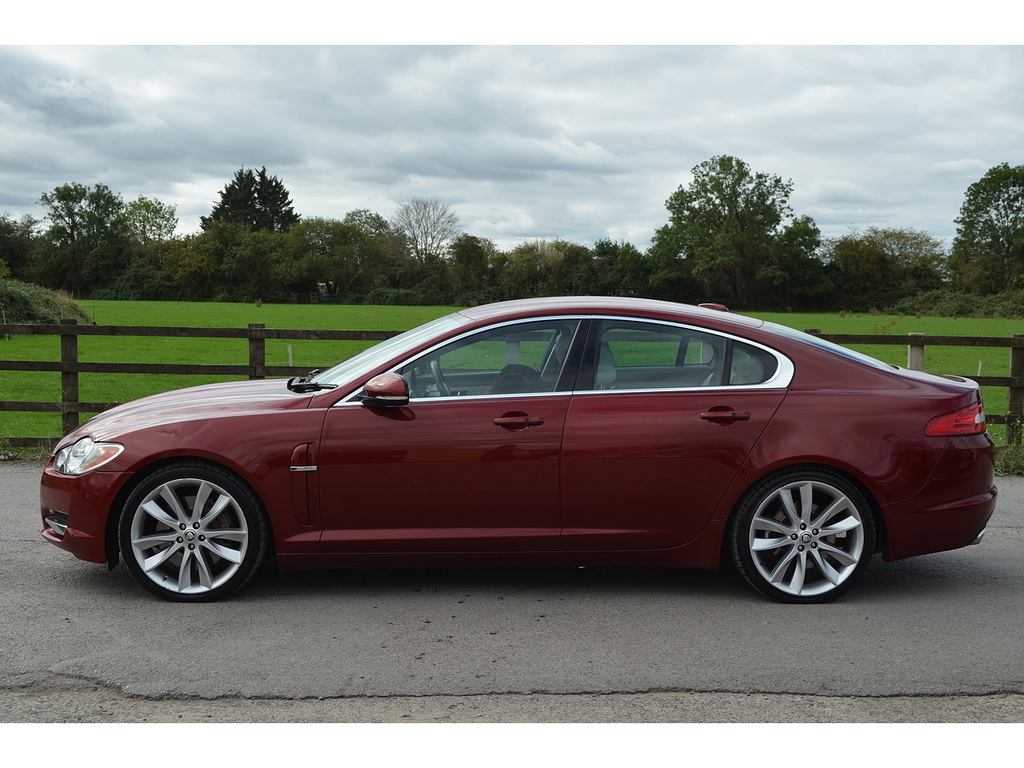 Jaguar XF D V6 Premium Luxury Red #5