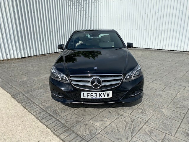 Mercedes-Benz E Class Saloon 2.1 Black #5
