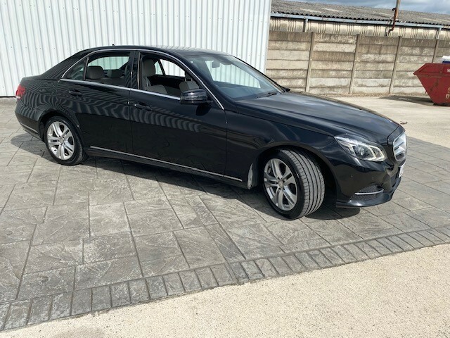 Mercedes-Benz E Class Saloon 2.1 Black #6