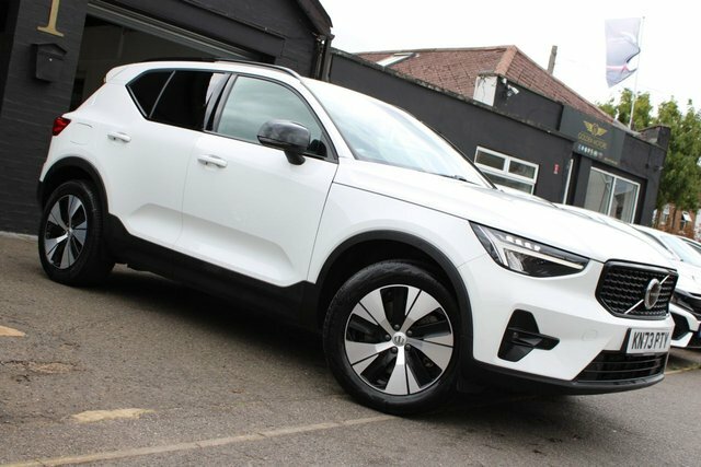 Volvo XC40 2023 1.5H T4 Recharge 10.7Kwh Plus Suv White #2