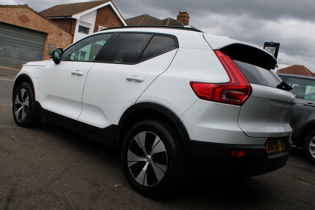 Volvo XC40 2023 1.5H T4 Recharge 10.7Kwh Plus Suv White #6