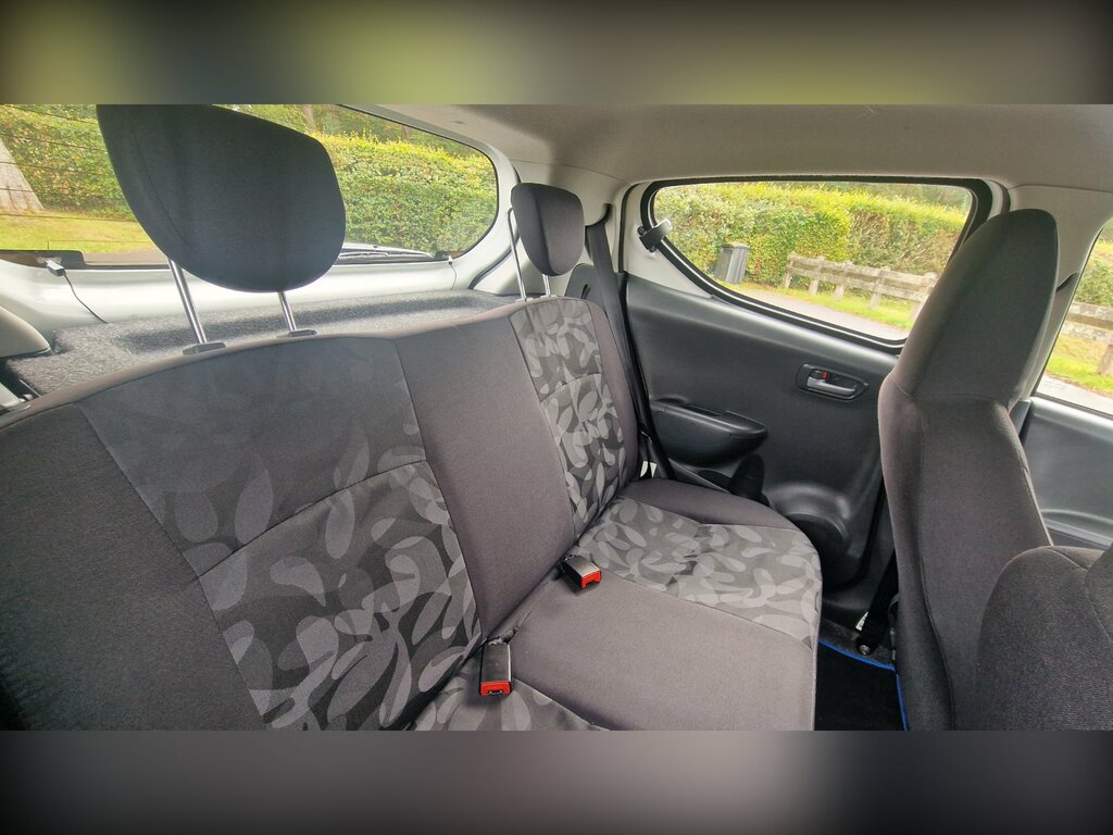 Suzuki Alto Hatchback White #11