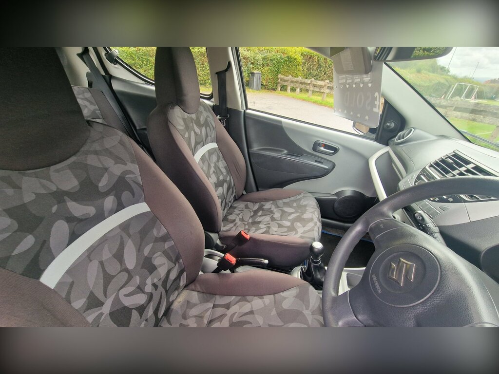 Suzuki Alto Hatchback White #12