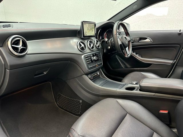 Mercedes-Benz GLA Class 2.0 Gla250 Amg Line Suv 7G-dct 4Matic E Silver #2