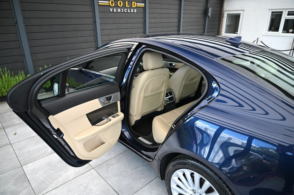 Jaguar XF  White #31