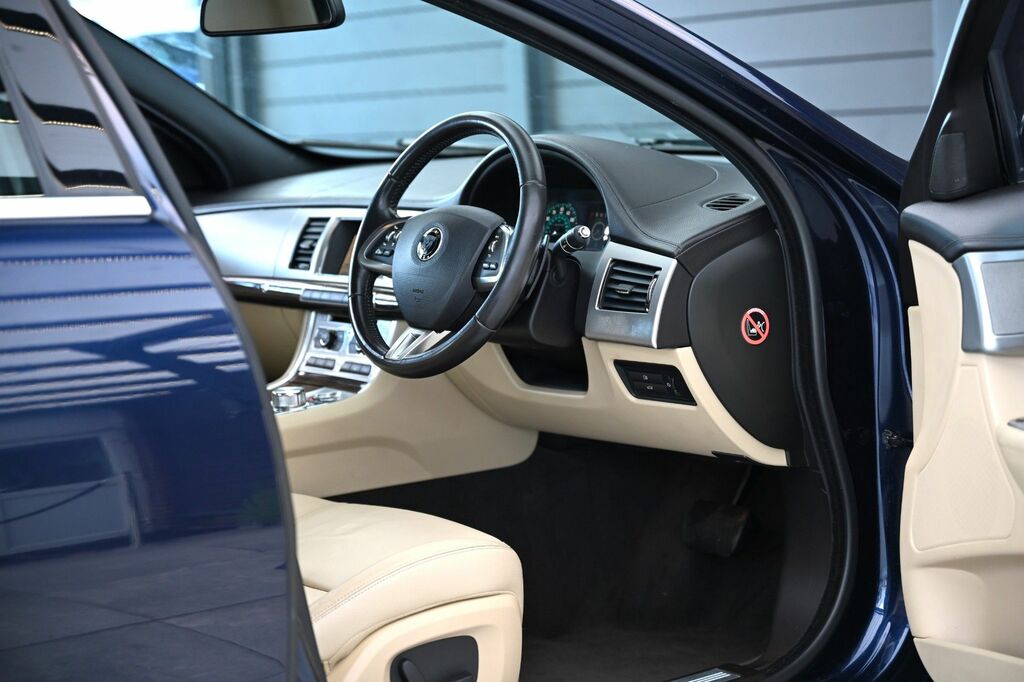 Jaguar XF  White #53