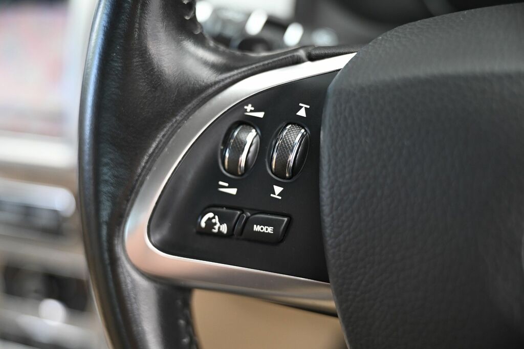 Jaguar XF  White #48