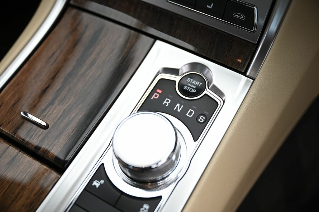 Jaguar XF  White #40