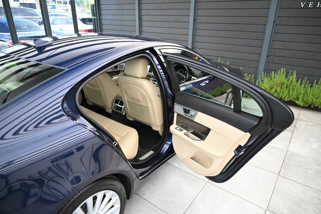 Jaguar XF  White #25
