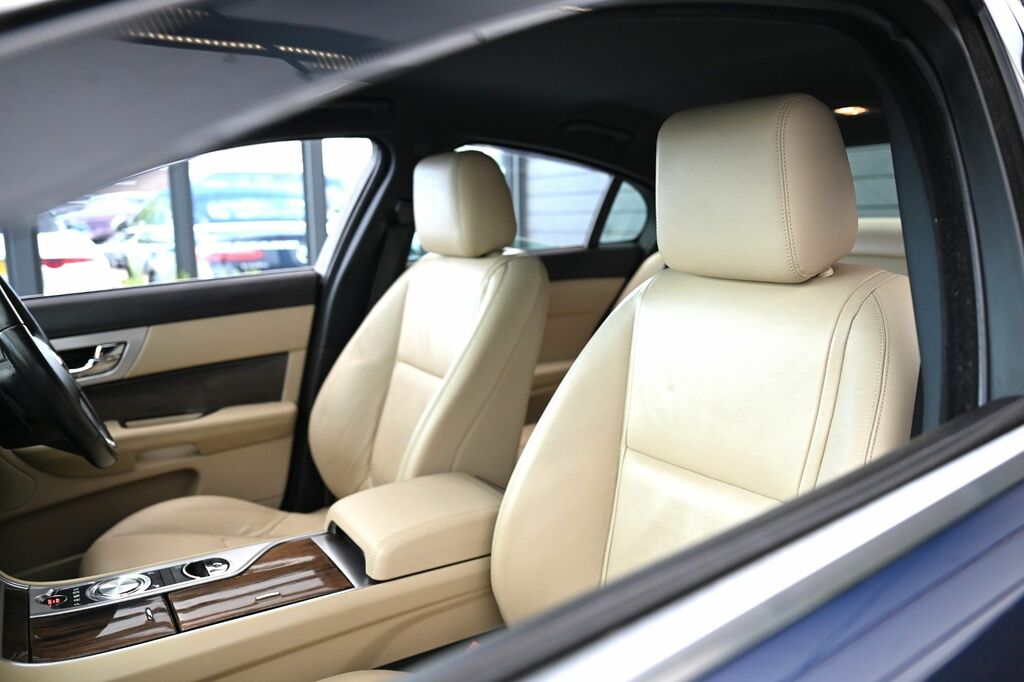 Jaguar XF  White #17