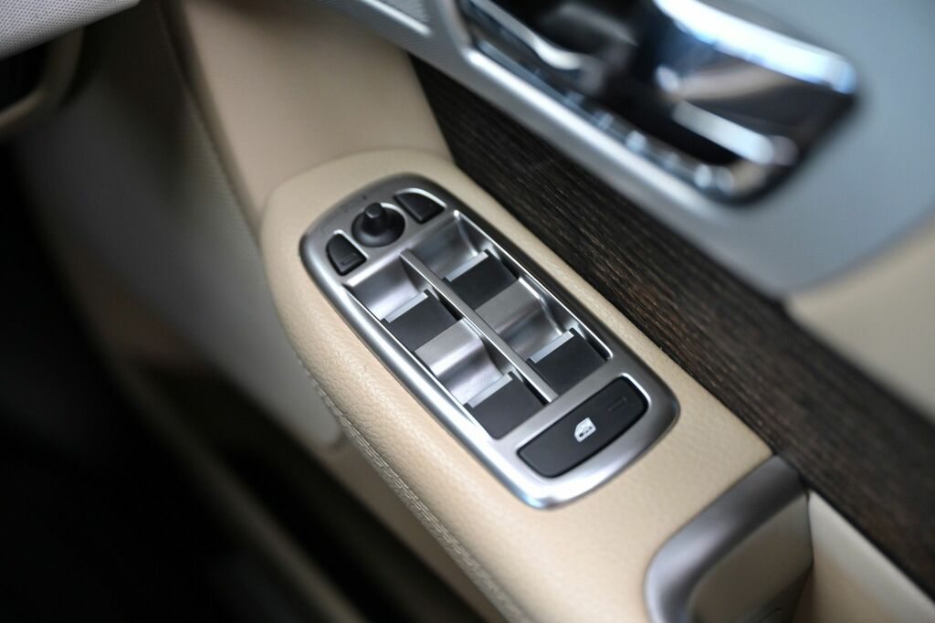 Jaguar XF  White #55