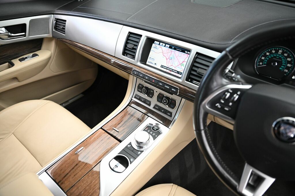 Jaguar XF  White #28