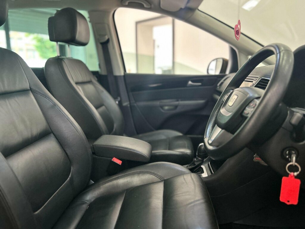 Seat Alhambra  Black #16