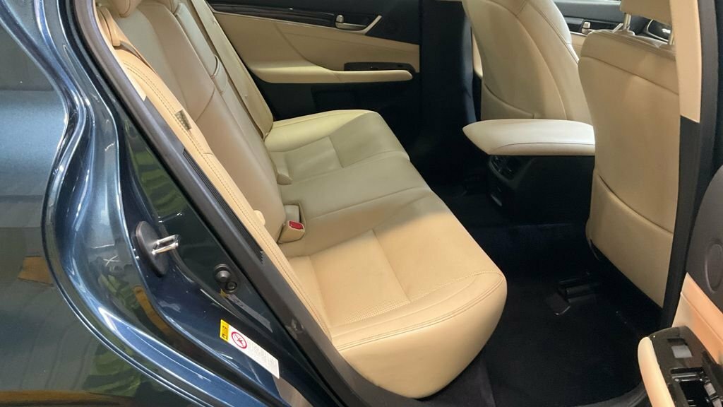 Lexus GS Luxury White #9