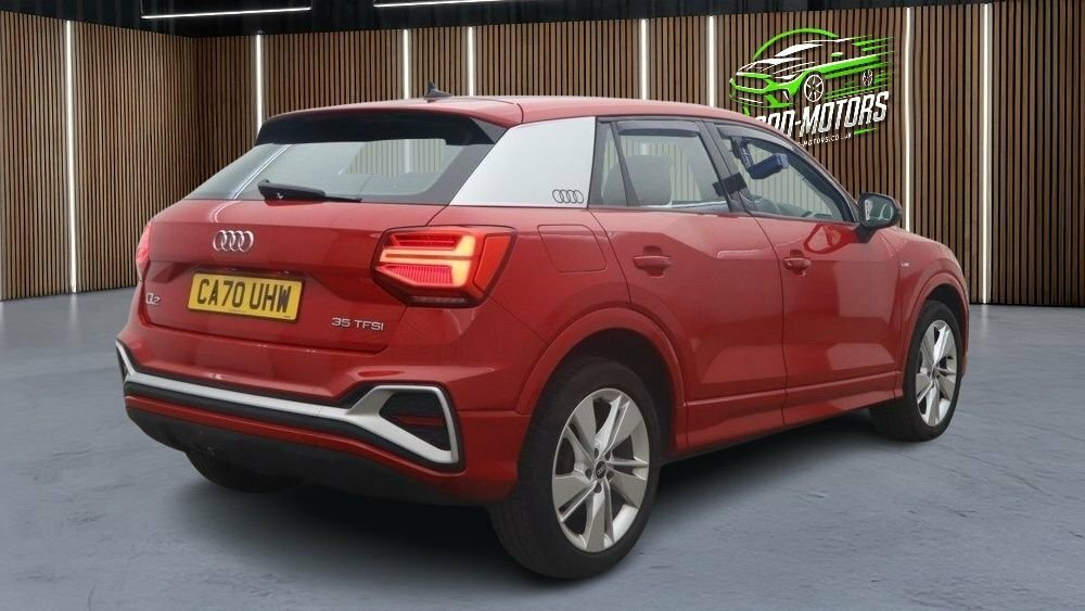 Audi Q2 1L S Line CA70UHW Red #4