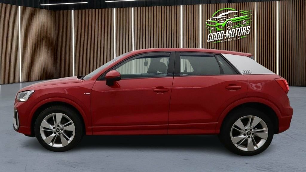 Audi Q2 1L S Line CA70UHW Red #6