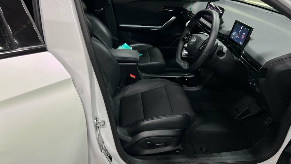 MG 1100 Hatchback White #6