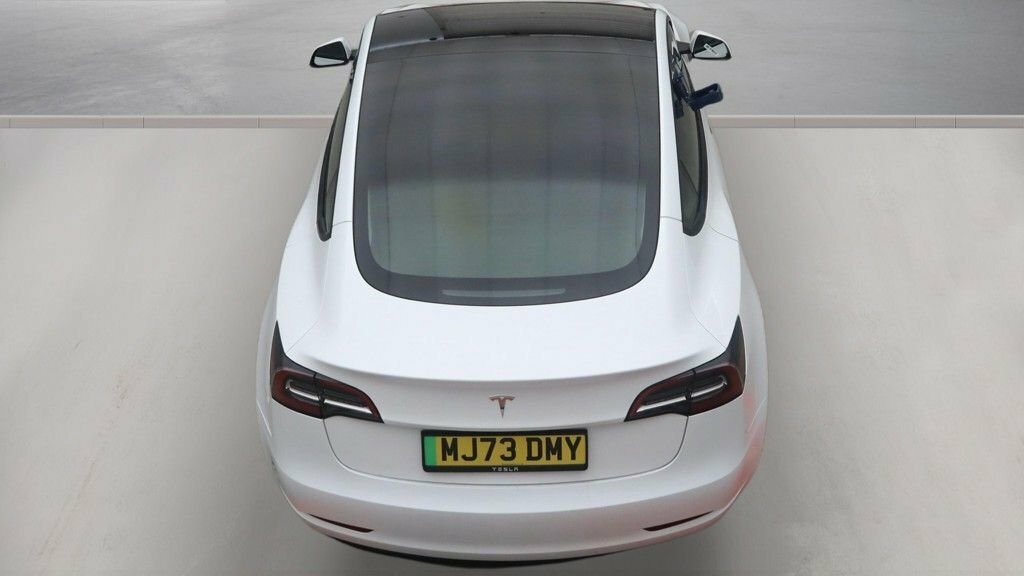 Tesla Model 3 Saloon White #5