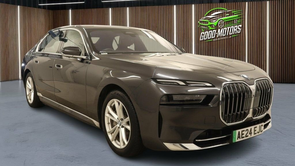 BMW i7 Saloon Grey
