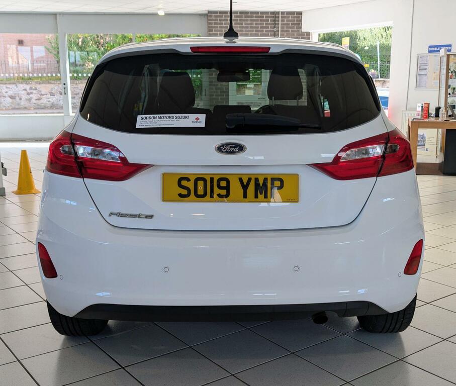 Ford Fiesta Titanium White #6