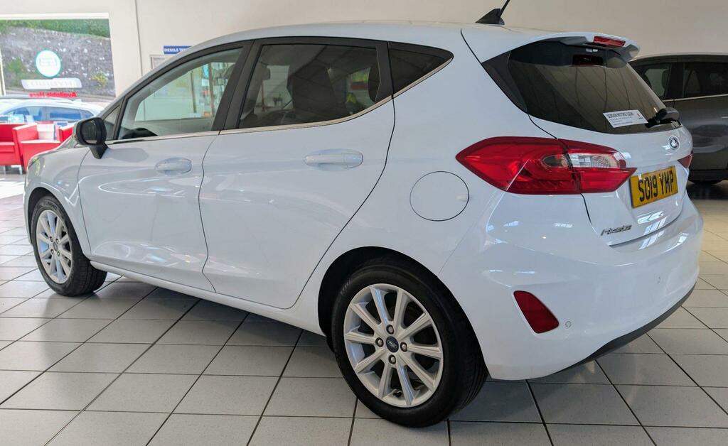 Ford Fiesta Titanium White #4
