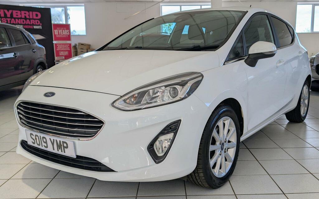 Ford Fiesta Titanium White #3