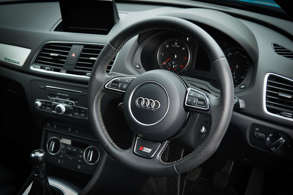 Audi Q3 2.0 Tdi S Line Blue #14