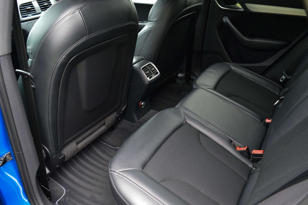 Audi Q3 2.0 Tdi S Line Blue #9