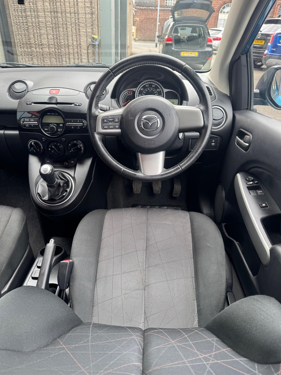 Mazda 2 Sport Venture Edition Red #13