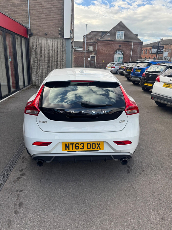 Volvo V40 1.6 D2 R-design Euro 5 Ss White #3