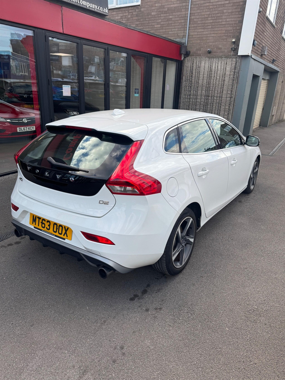 Volvo V40 1.6 D2 R-design Euro 5 Ss White #2
