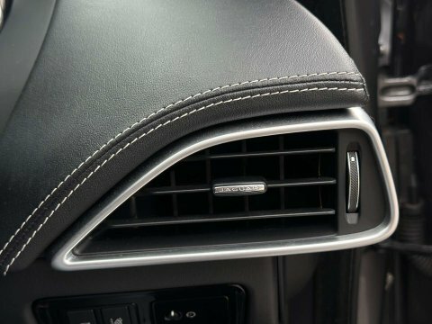 Jaguar XE Saloon Silver #61