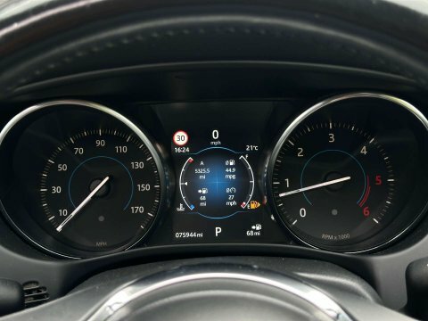 Jaguar XE Saloon Silver #72