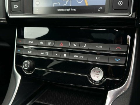 Jaguar XE Saloon Silver #59