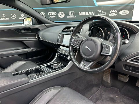 Jaguar XE Saloon Silver #29