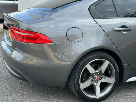 Jaguar XE Saloon Silver #15